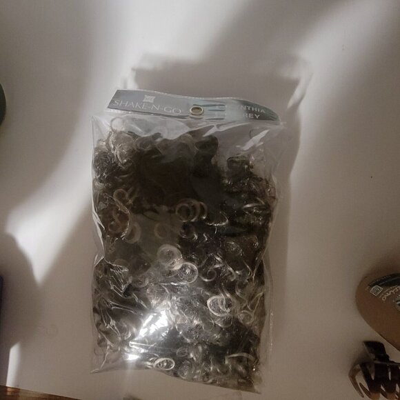 Shake n Go Synthetic Grey Black Wig Curly WD Cynthia SWDDCYN - Picture 6 of 8